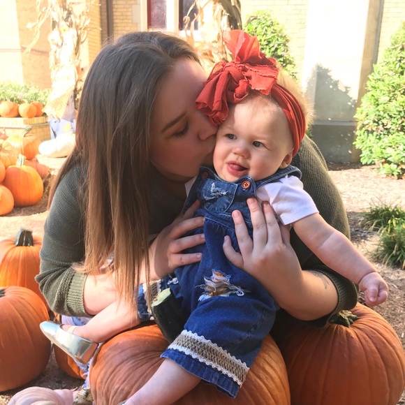 Meet your Posher, Abigail - Picture 1 of 1